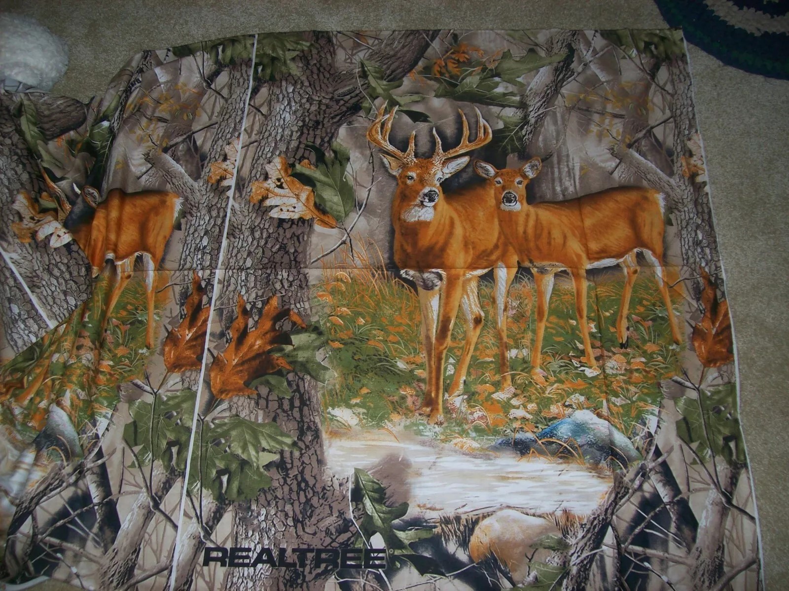 RealTree Buck & Doe Panel